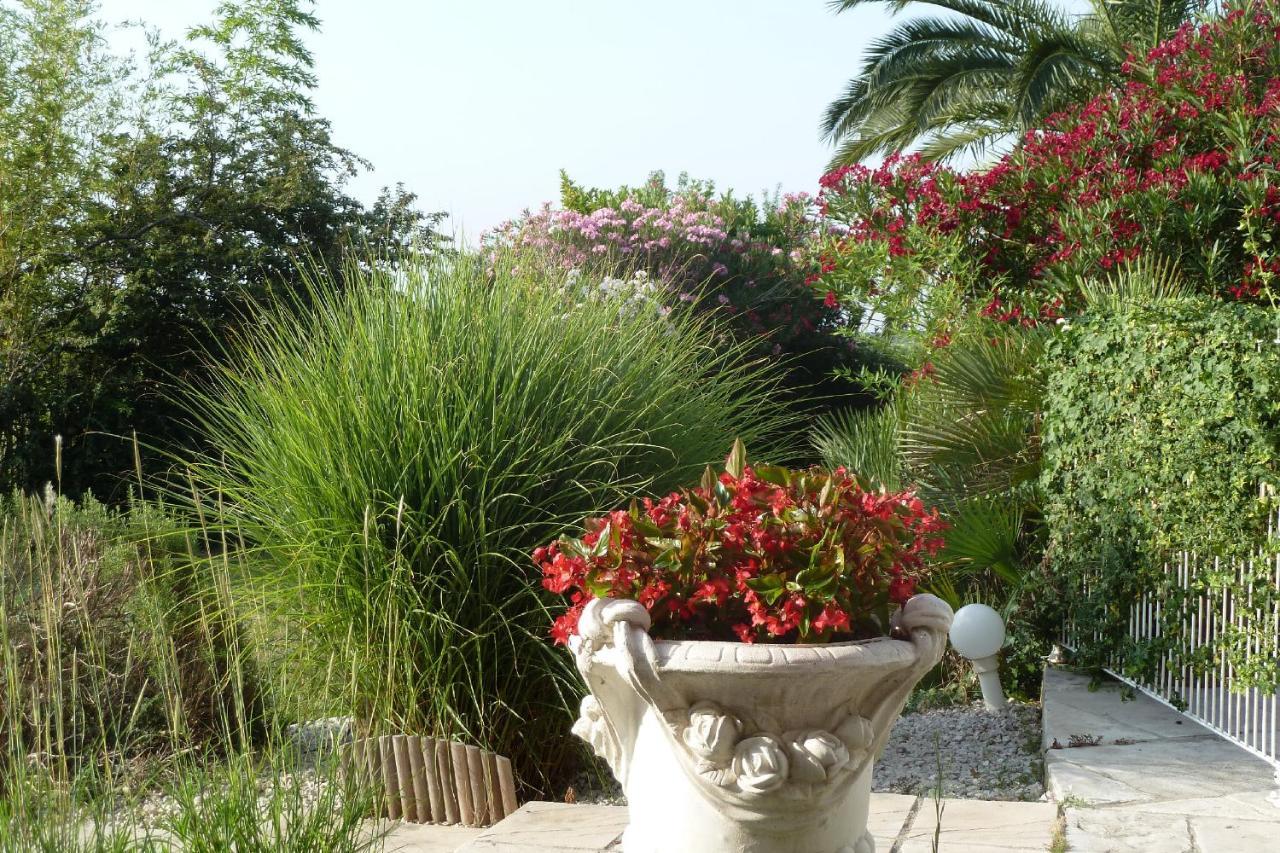 Bed and Breakfast Les Cigalous Restinclieres Екстер'єр фото